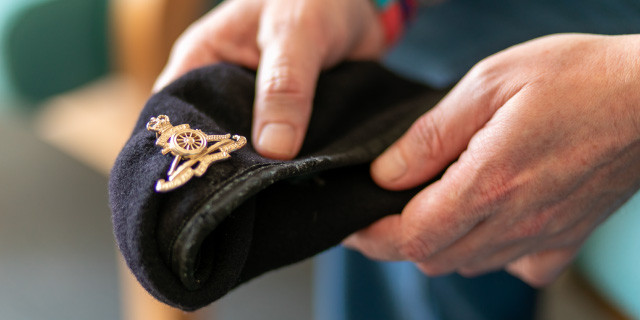 Royal artillery cap badge 